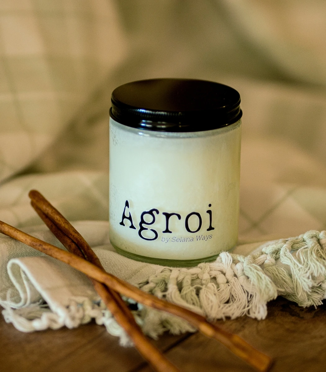 82 sweet cinnamon soy candle